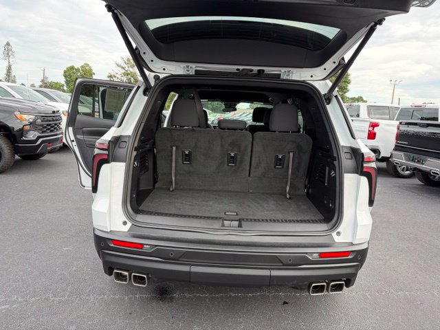 Used 2024 Chevrolet Traverse LS FWD image 17