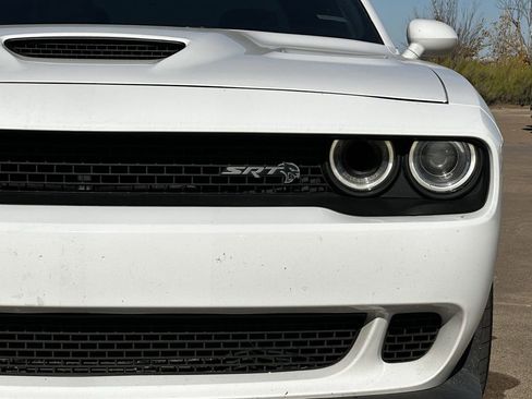 Used 2018 Dodge Challenger SRT Hellcat image 11