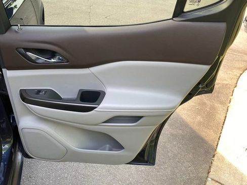 Used 2019 GMC Acadia SLT FWD image 34