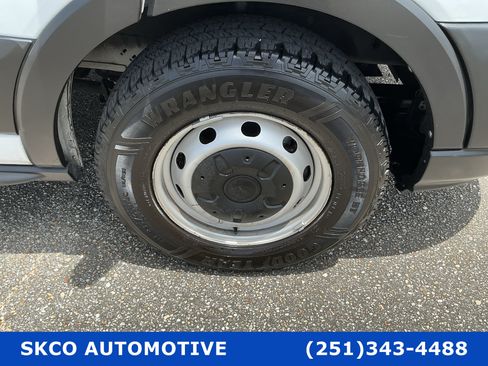 Used 2020 Ford Transit 250 Low Roof RWD image 9