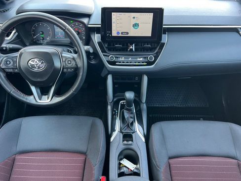 Used 2025 Toyota Corolla Cross AWD Hybrid w/ Moonroof Package image 14