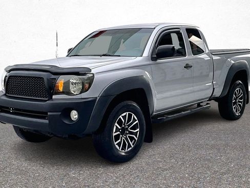 Used 2010 Toyota Tacoma PreRunner image 4
