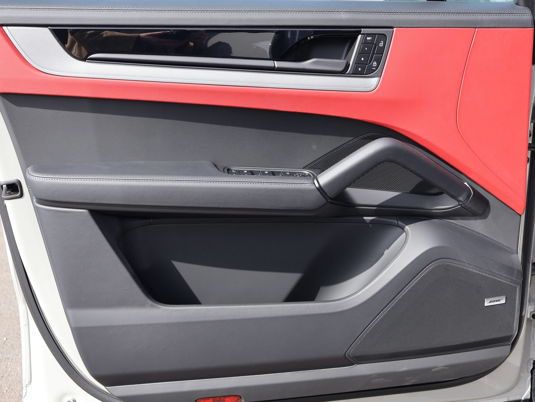 New 2026 Porsche Cayenne Coupe AWD/4WD image 13