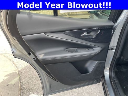 New 2024 Chevrolet Blazer EV LT AWD/4WD image 31