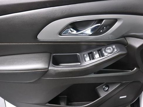 Used 2021 Chevrolet Traverse LT w/ LT Premium Package AWD/4WD image 13