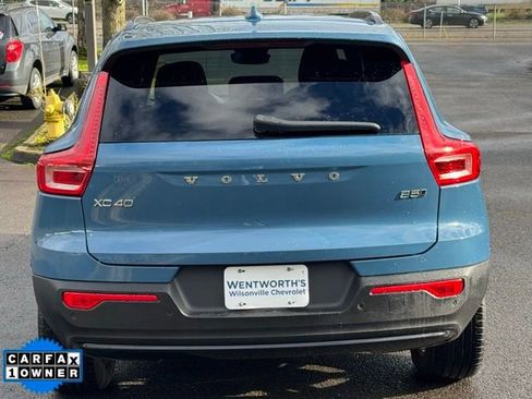 Used 2024 Volvo XC40 B5 Core image 6