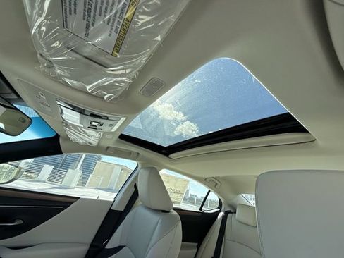 Used 2025 Lexus ES 350 w/ Premium Package FWD image 22
