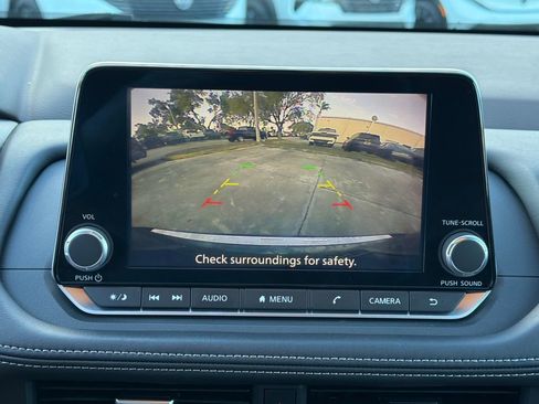 Used 2023 Nissan Rogue SV image 27