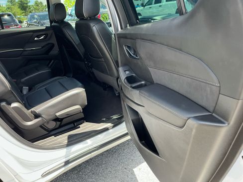 Used 2021 Chevrolet Traverse High Country AWD/4WD image 32