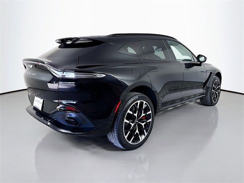 Used 2021 Aston Martin DBX image 5