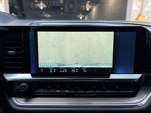 Used 2022 Chevrolet Silverado 1500 High Country w/ Technology Package image 45