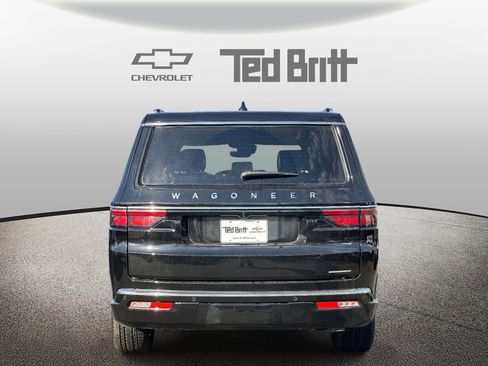 Used 2024 Jeep Wagoneer L Series II w/ Flexible Seating Group image 5