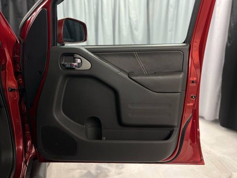 Used 2016 Nissan Frontier PRO-4X w/ Pro-4x Luxury Package image 41