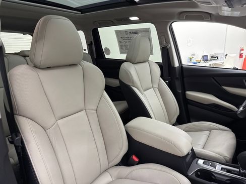 New 2025 Subaru Ascent Limited image 24