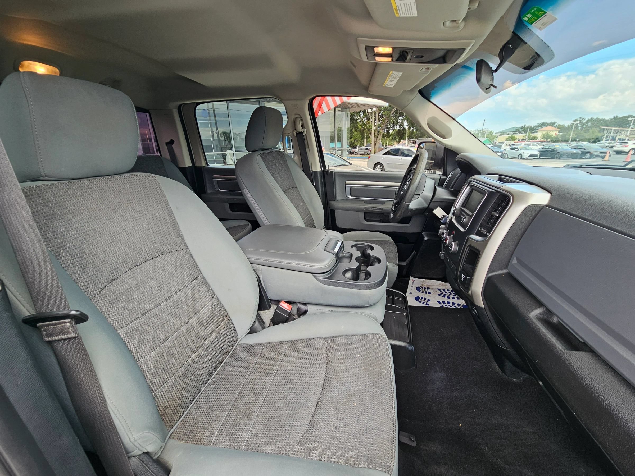 Used 2018 RAM 1500 Classic SLT AWD/4WD image 10
