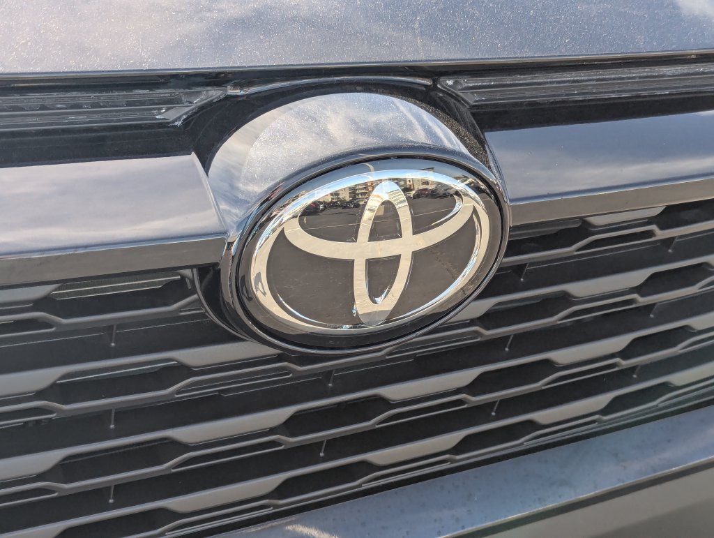 Used 2025 Toyota RAV4 XLE AWD/4WD image 11