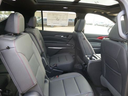 New 2026 Chevrolet Traverse Z71 w/ Enhanced Driving Package AWD/4WD image 13