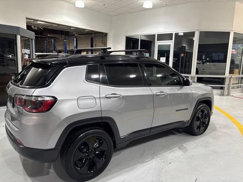 Used 2020 Jeep Compass Latitude AWD/4WD image 9