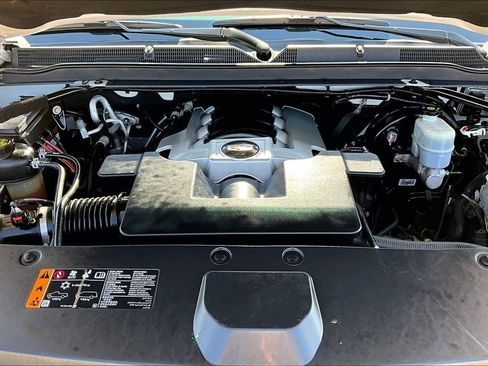Used 2020 Cadillac Escalade Luxury AWD/4WD image 9