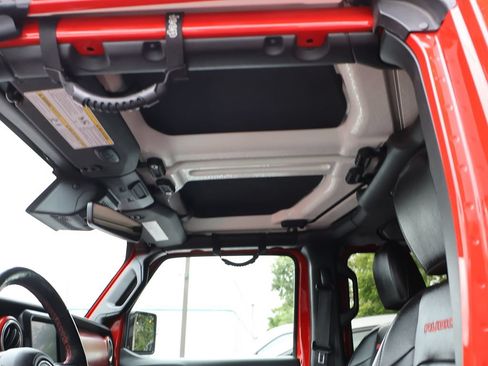 Used 2021 Jeep Gladiator Rubicon AWD/4WD image 8