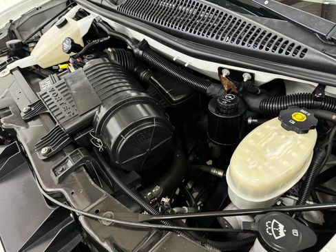 Used 2017 GMC Savana 2500 image 93