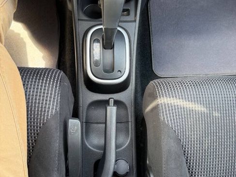 Used 2012 Nissan Versa Hatchback w/ SL Navigation Pkg FWD image 17