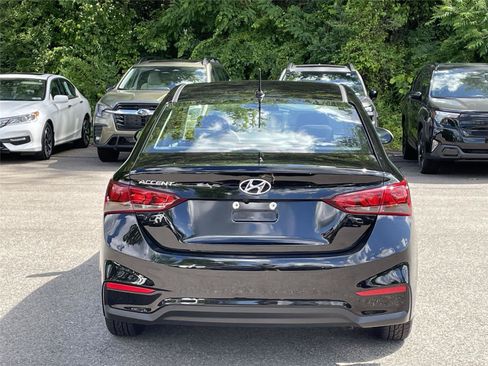 Used 2022 Hyundai Accent SE w/ Cargo Package FWD image 4