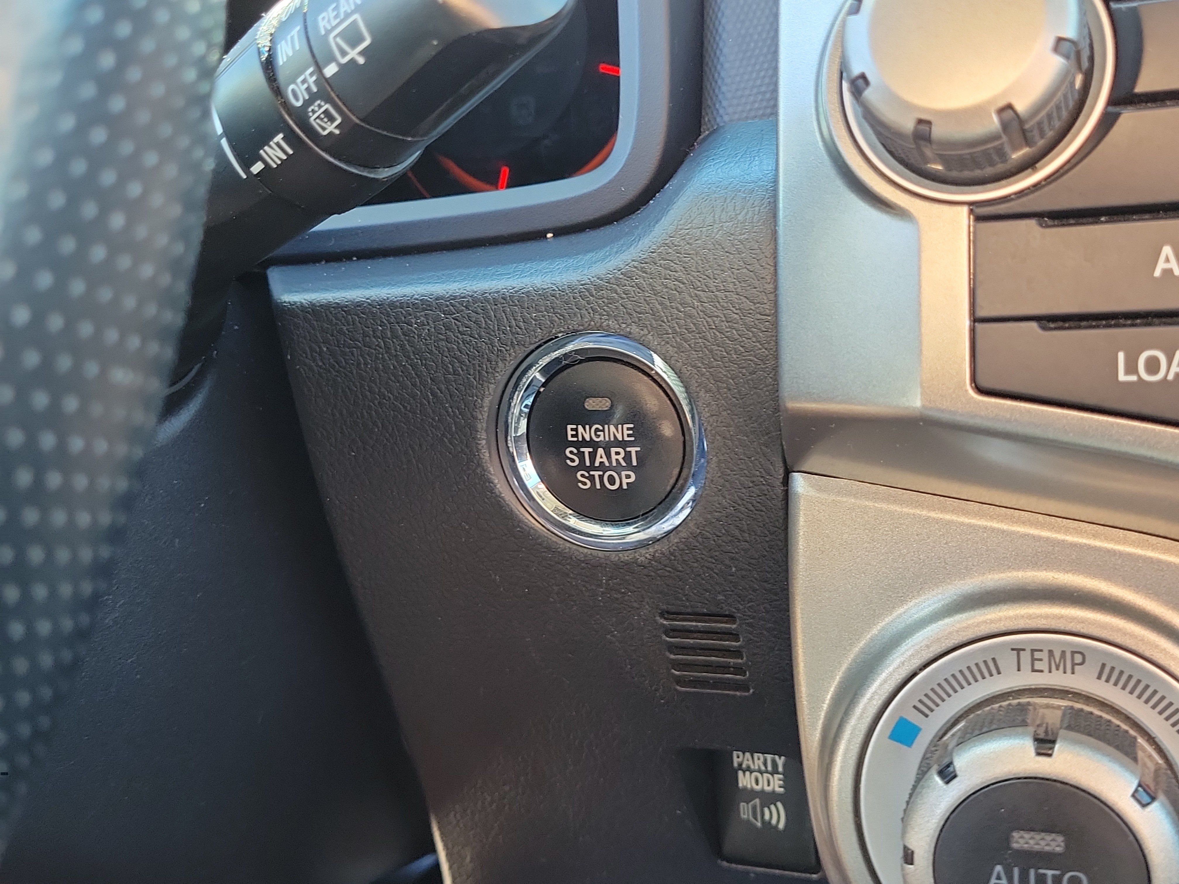 Used 2013 Toyota 4Runner Limited AWD/4WD image 29