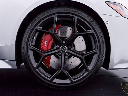 Used 2025 Audi RS 7 Performance AWD/4WD image 34