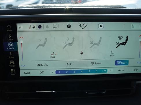 Certified 2025 Jeep Wrangler Unlimited Sahara w/ Safety Group image 23