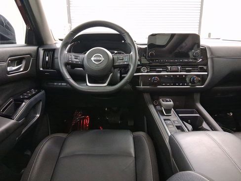 Used 2024 Nissan Pathfinder SL w/ SL Premium Package image 4