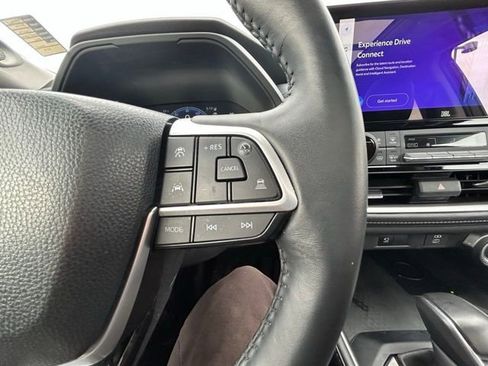 Used 2024 Toyota Grand Highlander AWD Hybrid image 16