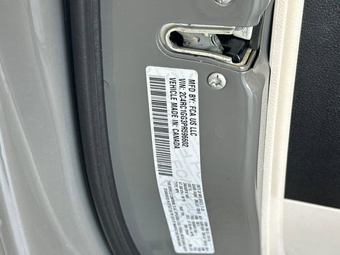 Certified 2023 Chrysler Pacifica Limited image 30