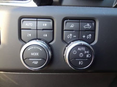 Used 2024 GMC Sierra 1500 AT4 image 13