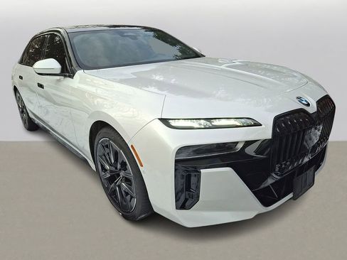 Certified 2023 BMW 760i xDrive 760i xDrive w/ Executive Package image 2