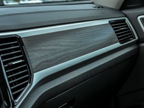 Used 2023 Volkswagen Atlas SE w/ Panoramic Sunroof Package AWD/4WD image 46