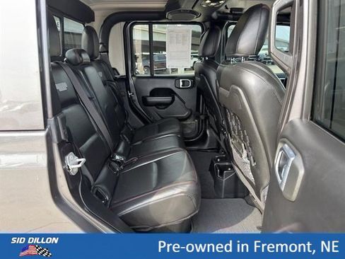 Used 2021 Jeep Gladiator Rubicon AWD/4WD image 15