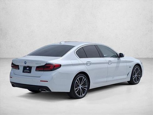 Used 2023 BMW 530e w/ Premium Package RWD image 5