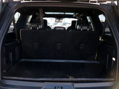 Used 2022 Ford Expedition Max Limited image 11