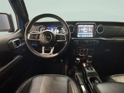 Used 2022 Jeep Wrangler Unlimited Sahara w/ Cold Weather Group image 19