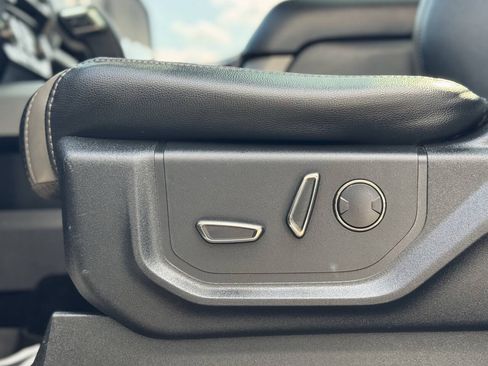 Used 2017 Ford F150 Raptor w/ Equipment Group 802A Luxury AWD/4WD image 22