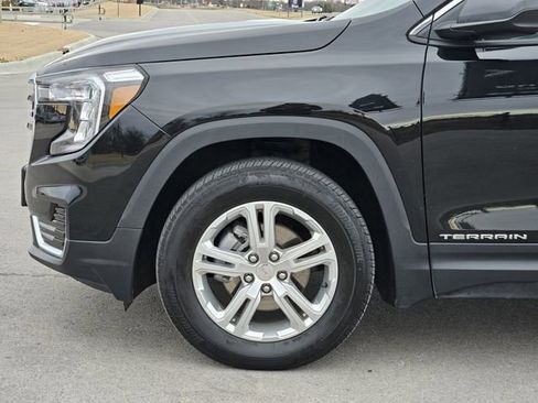 Used 2024 GMC Terrain SLE image 10