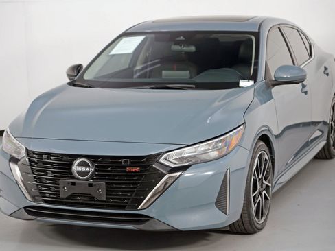 Used 2024 Nissan Sentra SR w/ SR Premium Package image 42