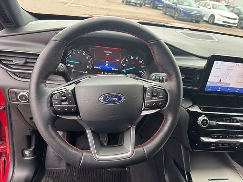 Used 2023 Ford Explorer ST-Line AWD/4WD image 16