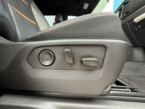 Used 2023 GMC Sierra 1500 AT4 w/ AT4 Premium Package image 9