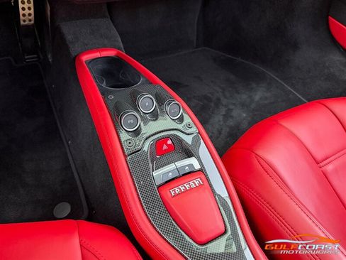 Used 2014 Ferrari 458 Italia Coupe RWD image 17