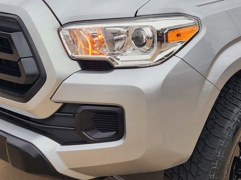 Used 2022 Toyota Tacoma SR w/ SR Convenience Package RWD image 6