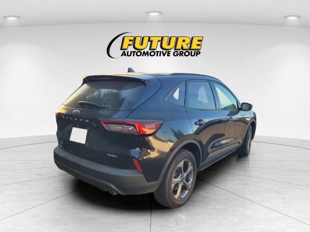 Certified 2025 Ford Escape ST-Line Select AWD/4WD image 3