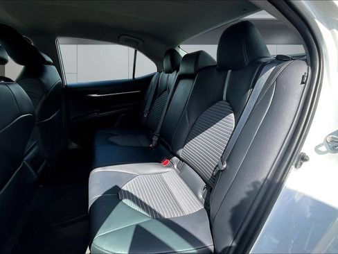 Used 2020 Toyota Camry SE FWD image 20