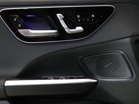 Certified 2025 Mercedes-Benz C 300 4MATIC Sedan image 3